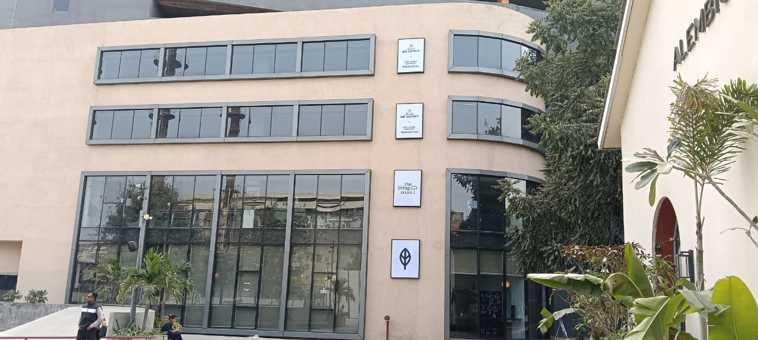 COMMERCIAL LIGHT BOX SIGNAGE